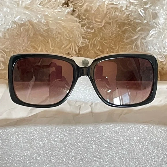 Vintage Rare Anne Klein Sunglasses two toned
Black brown beige small medium - Picture 4 of 13